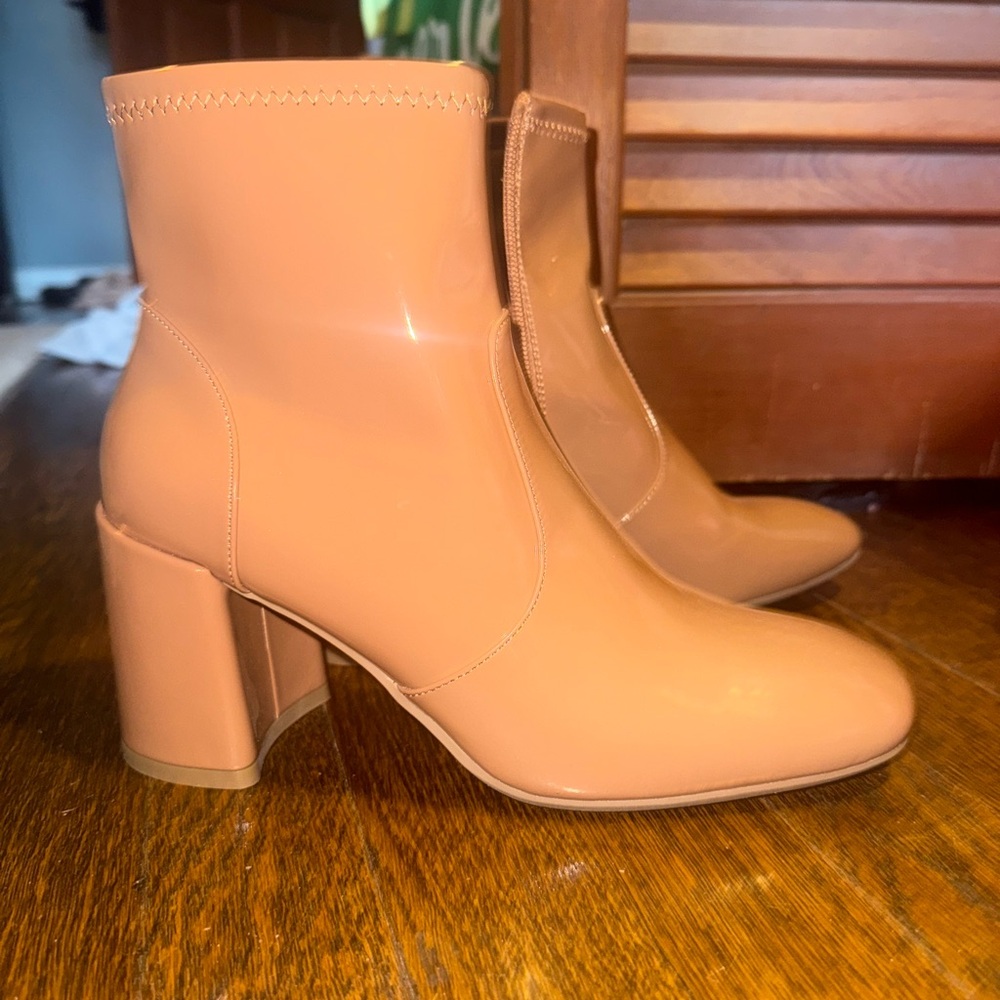 Madden Glossy Tan Ankle Boots